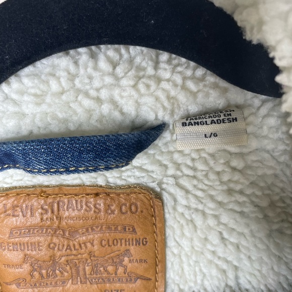 Levi’s Sherpa jacket sized large - Picture 3 of 4